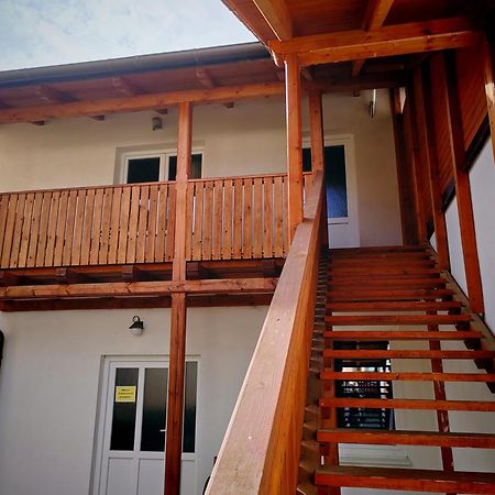 Apartman Sazava Exteriör bild